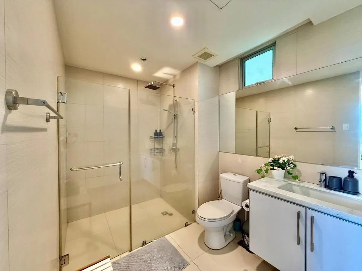 Lejlighed Spacious Tropics With Golf View In Bgc Manila