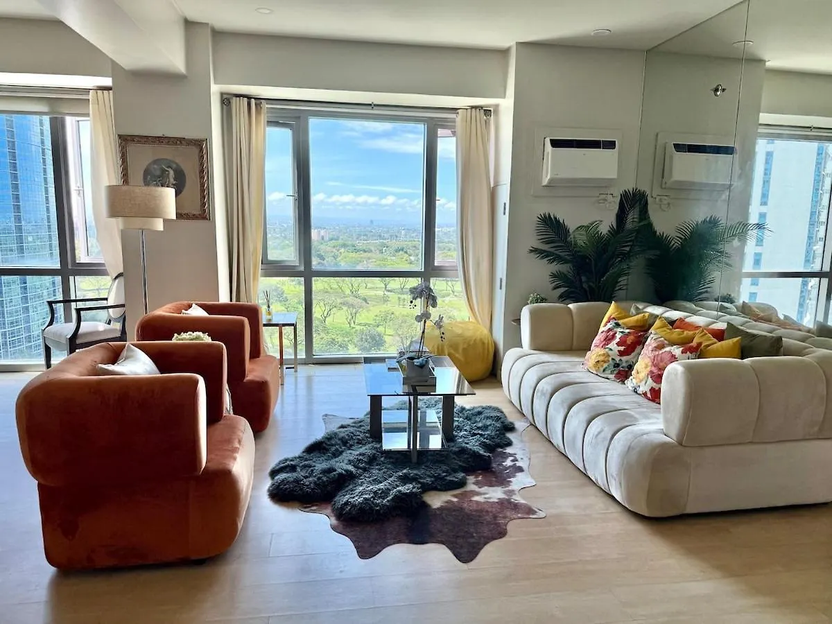 Spacious Tropics With Golf View In Bgc Manila