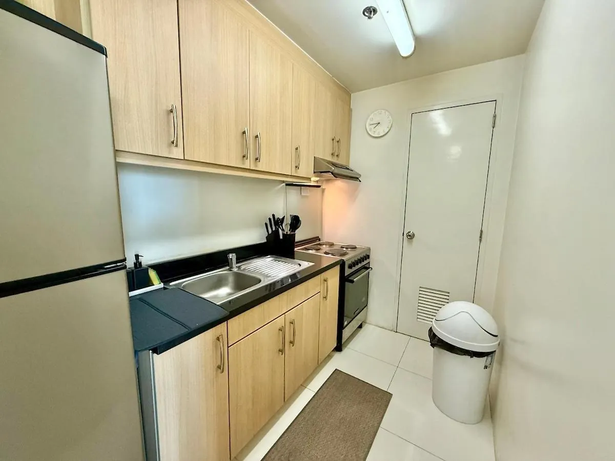 Spacious Tropics With Golf View In Bgc Manila 0*,