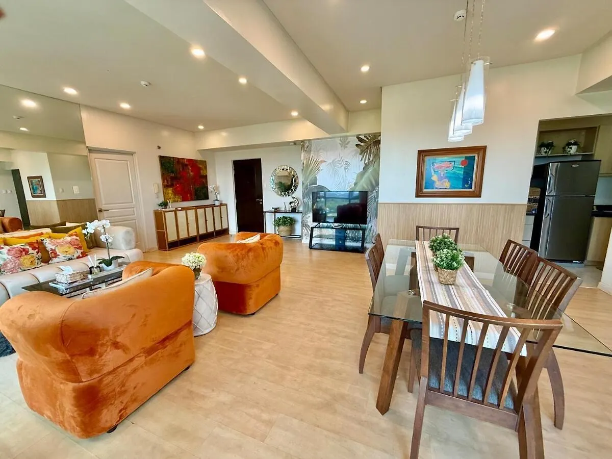 Apartment Spacious Tropics With Golf View In Bgc Manila Philippines