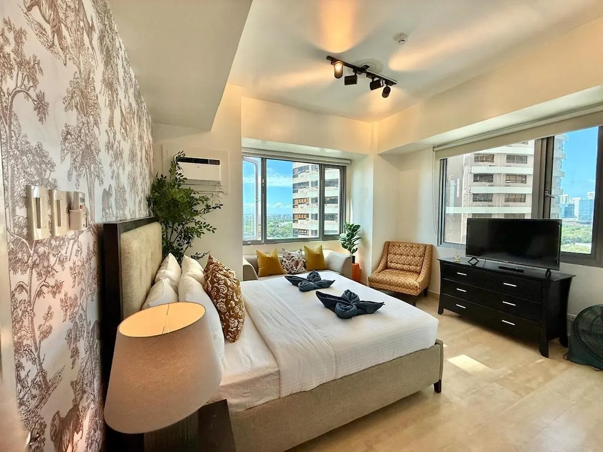 Spacious Tropics With Golf View In Bgc Manila Philippines
