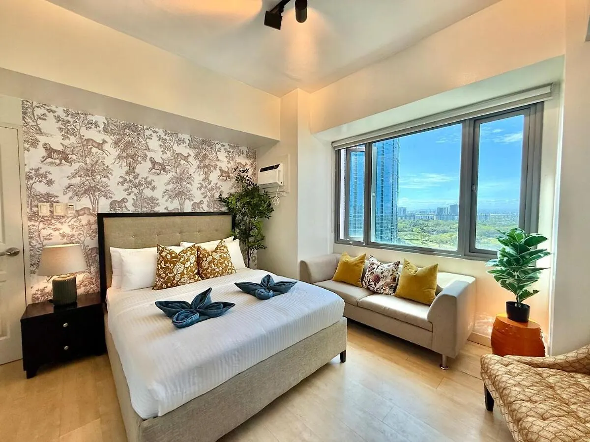 Spacious Tropics With Golf View In Bgc Manila Philippines